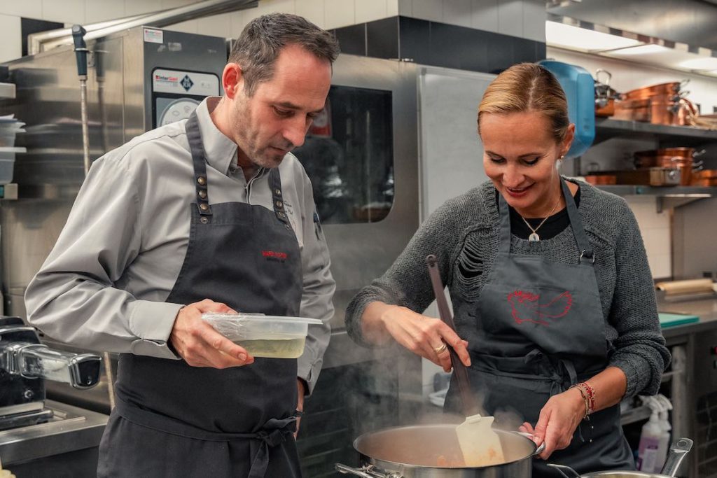 Dobrovaření s Monikou Absolonovou v restauraci Červený Jelen