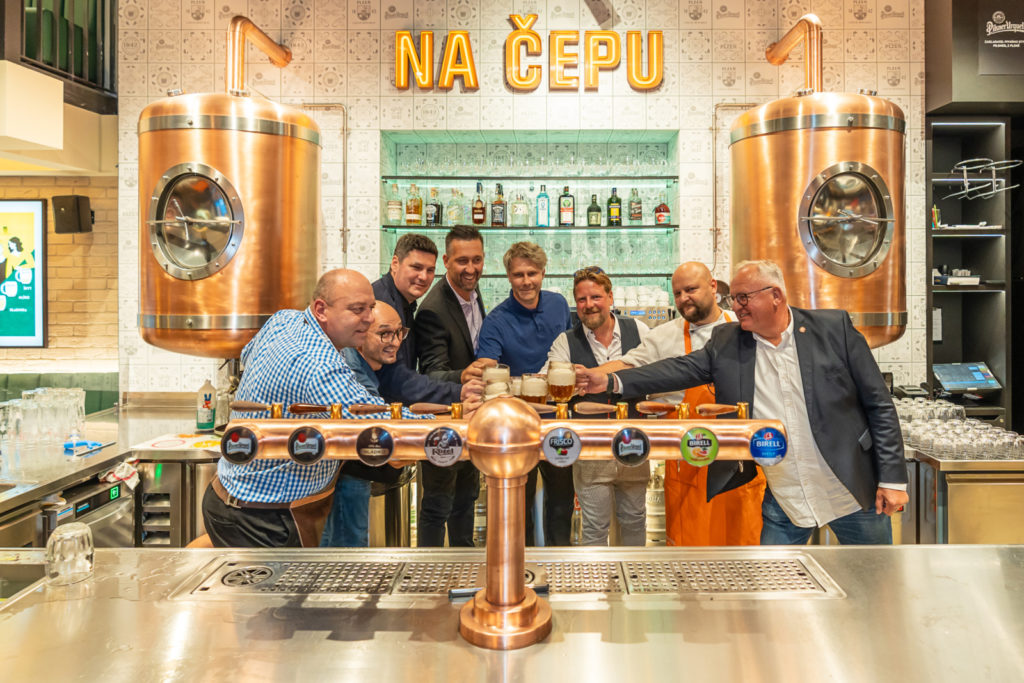 PODCAST: Restaurace Na Čepu v budově Nákupní galerie Myslbek