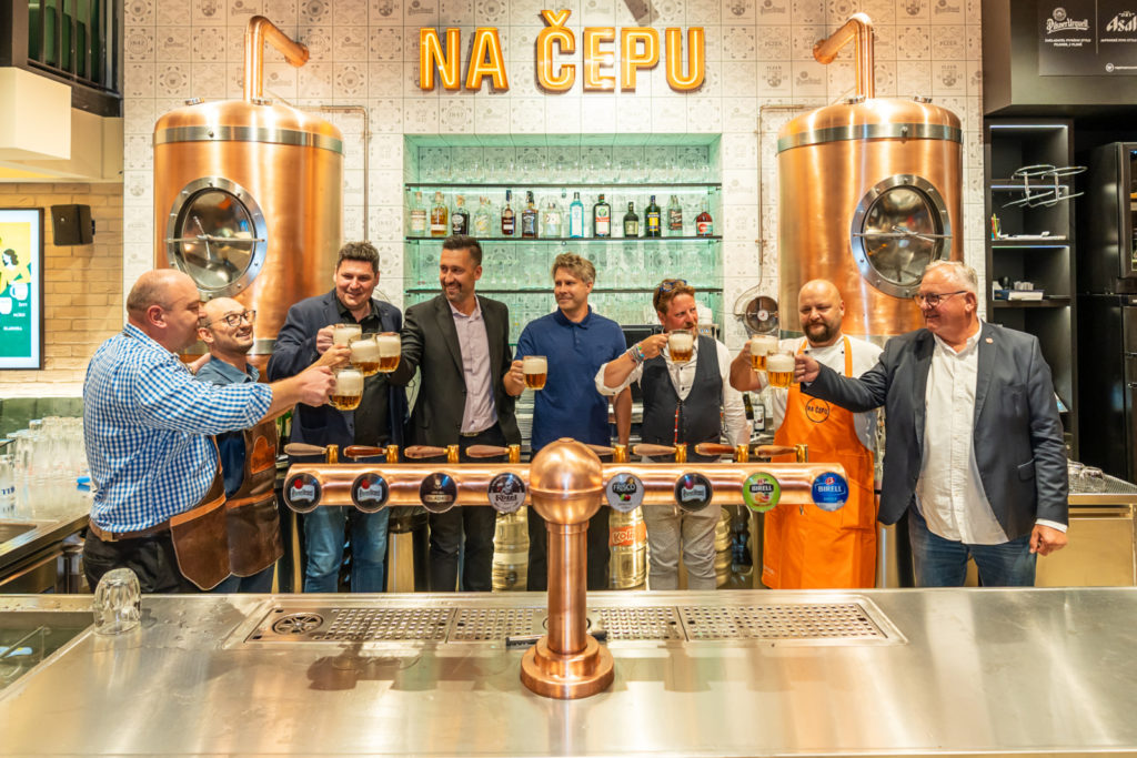 PODCAST: Restaurace Na Čepu v budově Nákupní galerie Myslbek