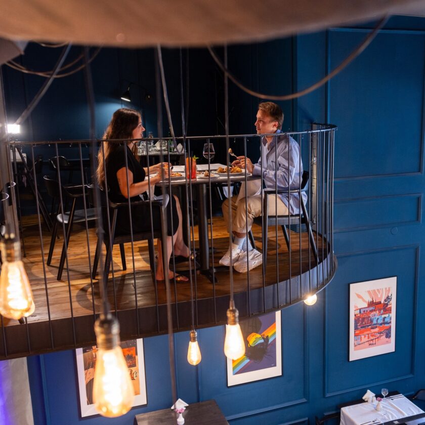 V Designové restauraci Talíř na Václavském náměstí v květnu hlavní roli král jarní kuchyně – zelený a bílý chřest