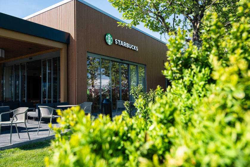 Fashion Aréna otevřela redesignovaný Starbucks