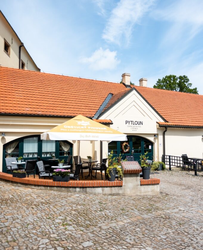 Borůvkové speciality a letní osvěžení v červencových menu v pražských restaurací Pytloun Restaurants