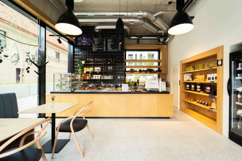 Zrno zrnko otevírá hned 2 pobočky v novém areálu Nuselský pivovar: Zrno Zrnko a BOTICELLI CAFÉ