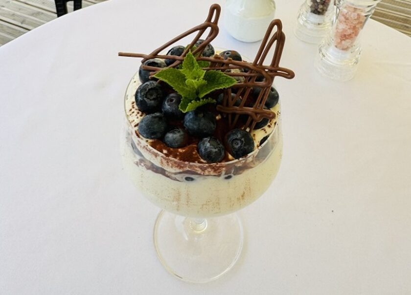 Borůvkové speciality a letní osvěžení v červencových menu v pražských restaurací Pytloun Restaurants